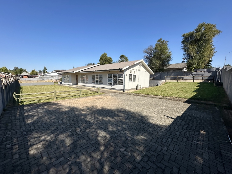 4 Bedroom Property for Sale in Southernwood Eastern Cape